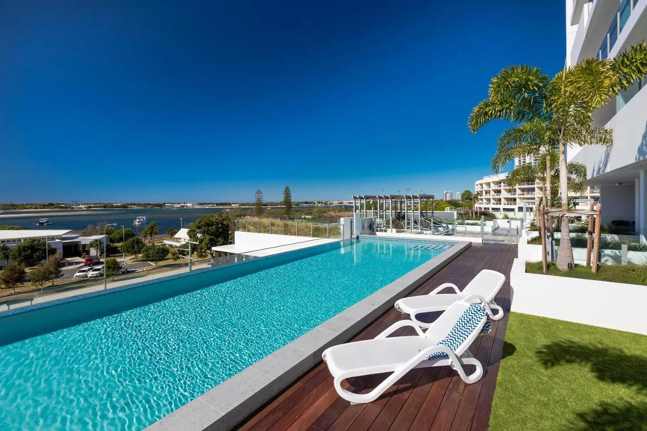 Sky Broadwater Apartments Southport