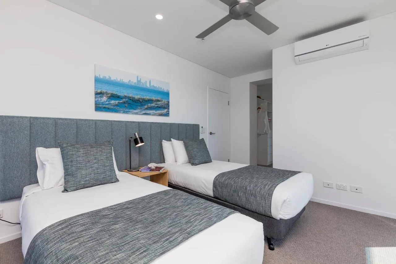 Sky Broadwater Apartments Southport